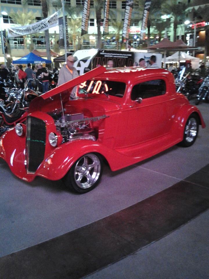 Harley has their new electric bike here tonight. A few nice hotrods plus all the other bikes.