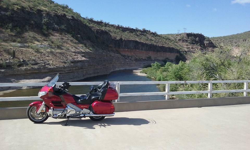 I haven't ridden much lately so made a quick trip to sherms. We made a fun run to Cool Springs then had a great lunch at a little Mexican restaurant on the mother road. On the way home I stopped by the Burro Creek Campground for the first time in the fifteen years I have lived here and been riding over it on the bridge in the picture.