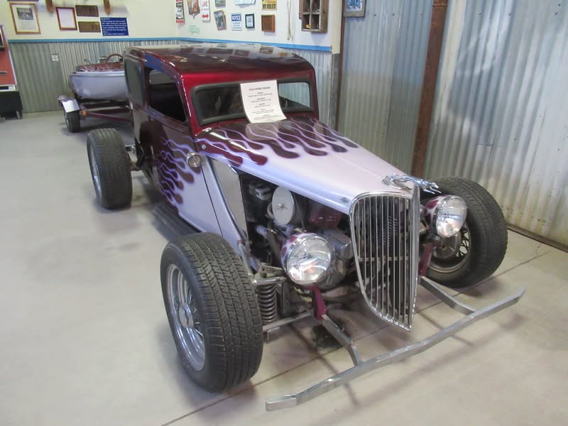 I was looking at a map of the Phoenix area the other day and my eye caught a little blurb that said dwarf car museum. I checked it out and decided to make the ride...........................today! Captions on some of the pictures.