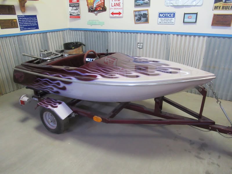 I was looking at a map of the Phoenix area the other day and my eye caught a little blurb that said dwarf car museum. I checked it out and decided to make the ride...........................today! Captions on some of the pictures.