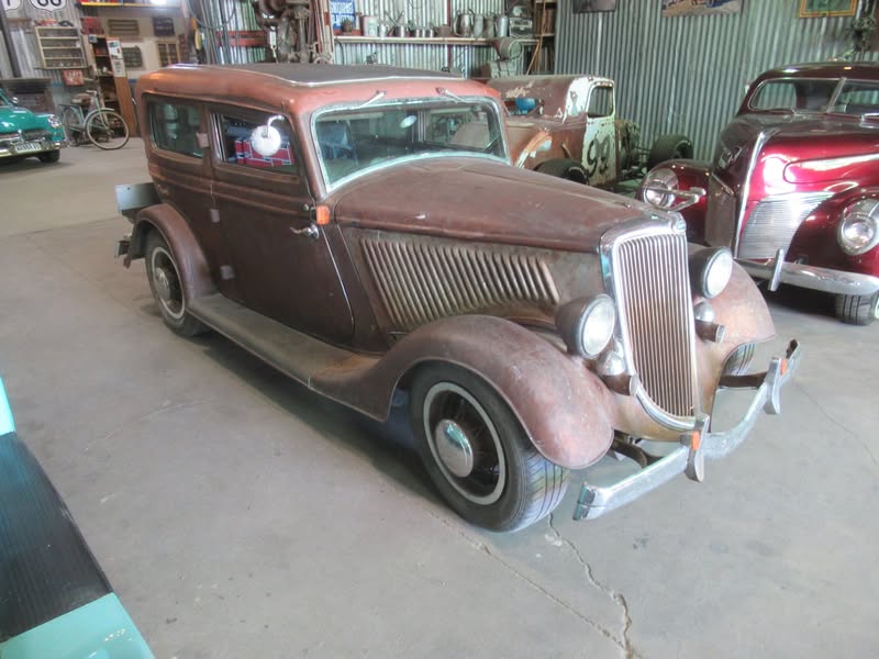 I was looking at a map of the Phoenix area the other day and my eye caught a little blurb that said dwarf car museum. I checked it out and decided to make the ride...........................today! Captions on some of the pictures.