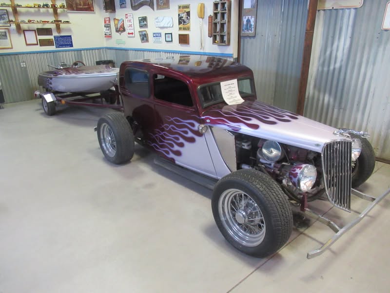 I was looking at a map of the Phoenix area the other day and my eye caught a little blurb that said dwarf car museum. I checked it out and decided to make the ride...........................today! Captions on some of the pictures.