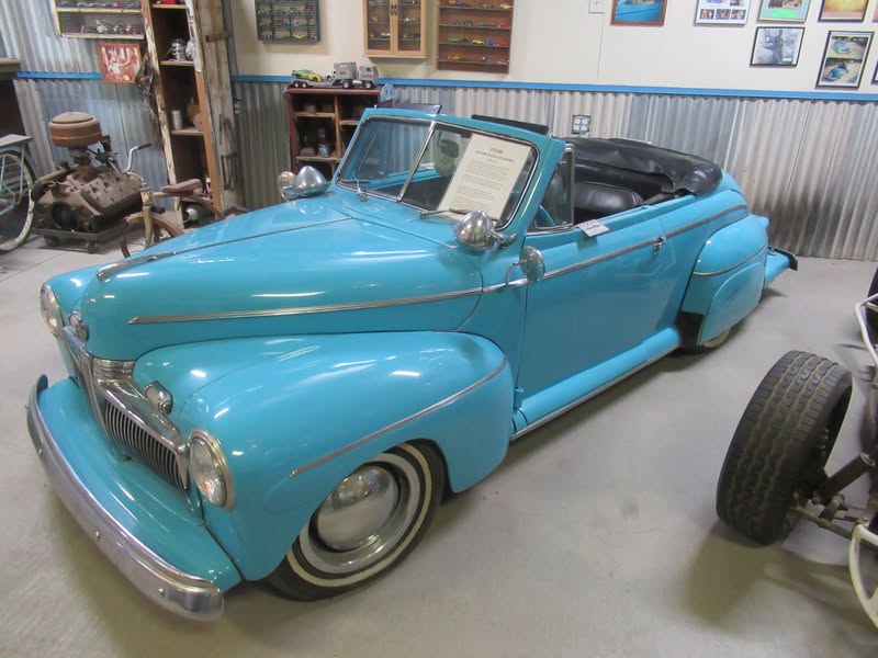 I was looking at a map of the Phoenix area the other day and my eye caught a little blurb that said dwarf car museum. I checked it out and decided to make the ride...........................today! Captions on some of the pictures.