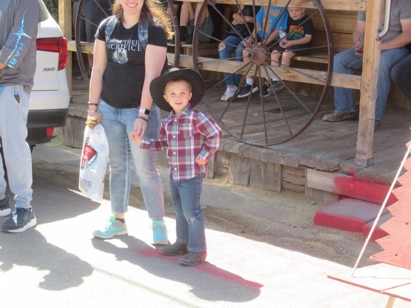 A little ride to visit Sherm in Kingman. Captions under some of the pics.