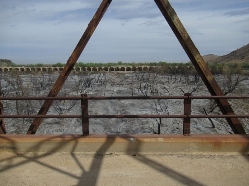 Watching the local news this morning and it looks like we have several wild fires going here in AZ. I noticed that one of them is near a place that a lot of guys like to ride through so I decided to go check it out.
