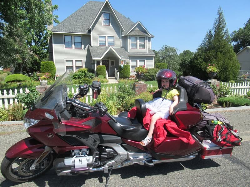 So far, I've picked up two new riding partners on this trip! Both cute as can be, and both die-hards1!