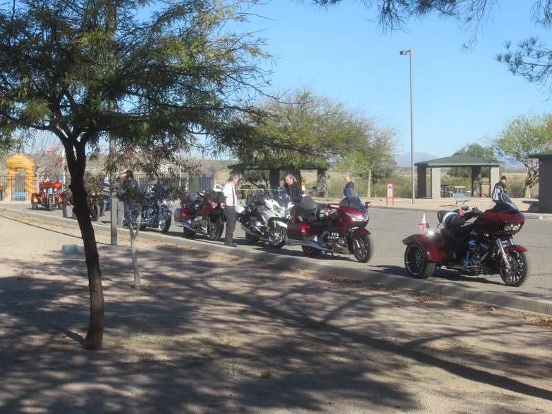 All ten of us made it to the first rest stop at the airport in Wickenburg.