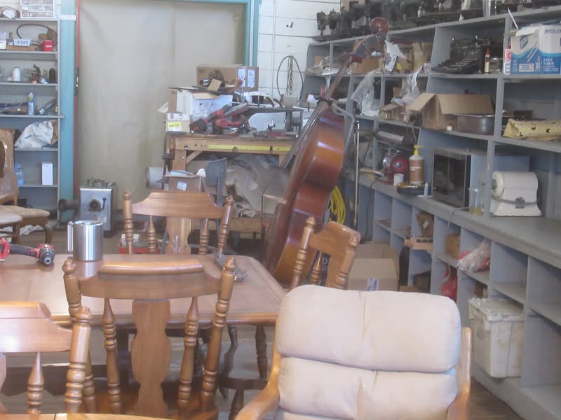 A bass fiddle at the Canvas creation place.
